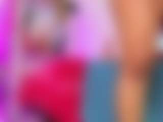 Live cam show with louisenails - Living Room on Soda Cam