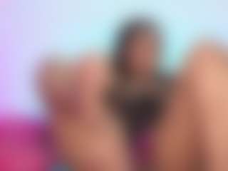 Live cam show with louisenails - Black Amateur on https://playwithruby.com
