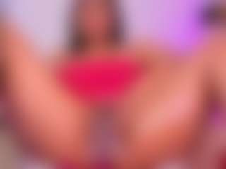 Live cam show with louisenails - Bedroom on Streamer API
