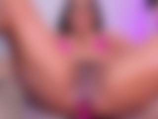 Live cam show with louisenails - Average on CamwithHer