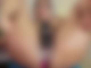 louisenails's Live Sex Cam Show