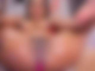 louisenails's Live Sex Cam Show