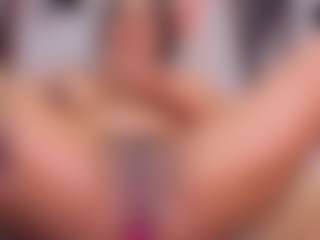 louisenails's Live Sex Cam Show