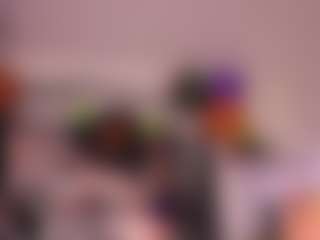 Live cam show with louisenails - Ebony MILF on Camming Site