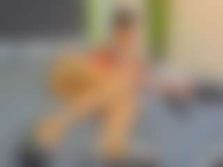 VeraWatts MILF webcam performer live streaming