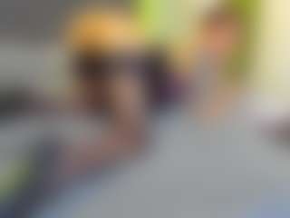 Live cam show with VeraWatts - Brown Hair on Dare Cams