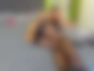 VeraWatts MILF webcam performer live streaming