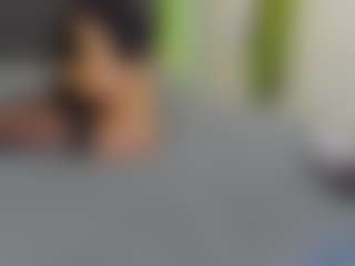 Live cam show with VeraWatts - Skinny MILF on Camiplay Live
