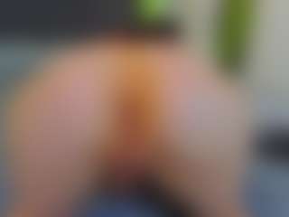 Live cam show with VeraWatts - Public Brown Hair on StripNow