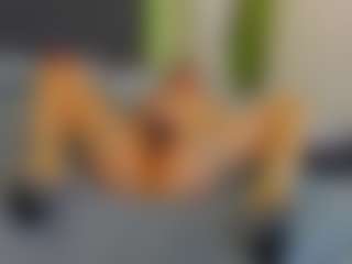 VeraWatts MILF webcam performer live streaming