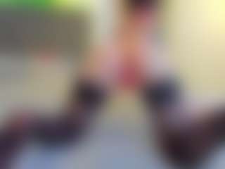 Live cam show with VeraWatts - Skinny MILF on Camsoda