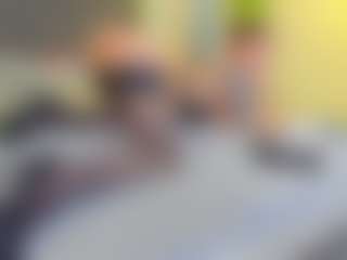Live cam show with VeraWatts - Skinny MILF on SinfulBabes