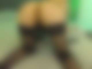 Live cam show with VeraWatts - Brown Hair on Camming Site