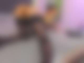 Live cam show with VeraWatts - Spank Brown Hair on Mixed Magazine Live