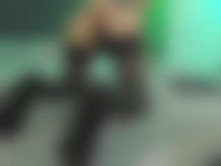 VeraWatts MILF webcam performer live streaming