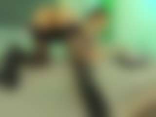 Spettacolo in cam dal vivo con VeraWatts - Skinny MILF su Camsoda