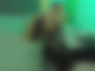 Live cam show with VeraWatts - Public MILF on SquirtSoMuch