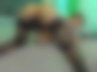Live cam show with VeraWatts - Brown Hair MILF on CamSodaAdn