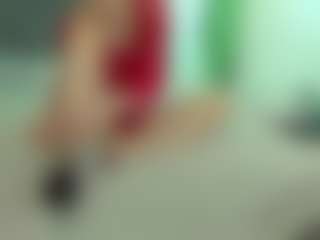 Live cam show with VeraWatts - Skinny MILF on Camsoda