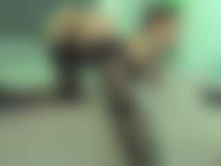 Live cam show with VeraWatts - Green Eyes on xplaylive.com