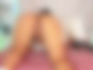 Live cam show with Daniela angelina - Brown Eyes on StripNow