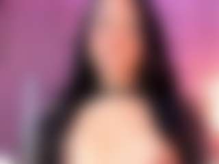Live cam show with Daniela angelina - Black Hair on Camsoda