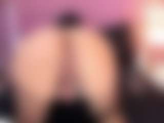 Live cam show with Daniela angelina - Cumshot on Gym Cam Girls