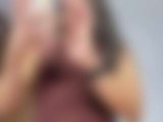 Live cam show with Lovelymia18 - Tease on Soda Cam