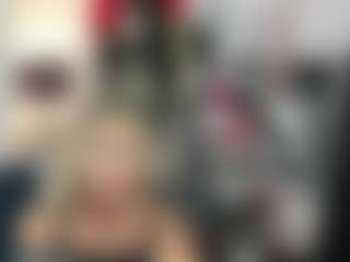 Live cam show with luxCrystal - Granny on livesuperchat.net