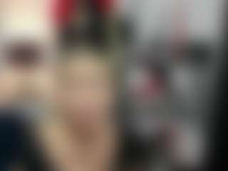 Live cam show with luxCrystal - Granny Blonde Hair on sexylive.show