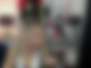 Live cam show with luxCrystal - Granny Petite on intimatelivegirls.com