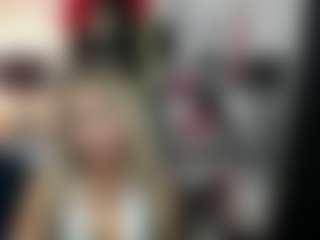 Live cam show with luxCrystal - Blonde Hair MILF on intimatelivegirls.com