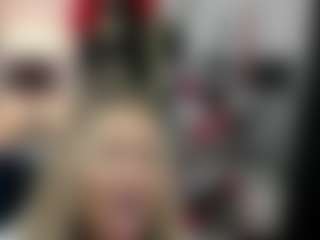luxCrystal MILF webcam performer live streaming