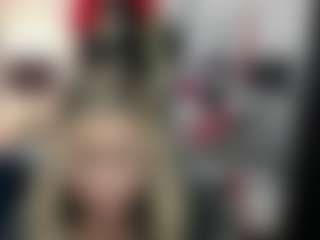 Live cam show with luxCrystal - Petite MILF on xxxlivecams.org