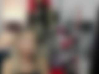 luxCrystal MILF webcam performer live streaming