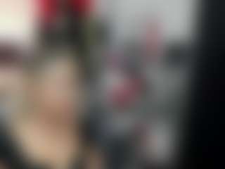 Live cam show with luxCrystal - Living Room on SquirtSoMuch