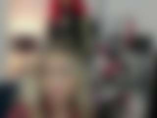 Live cam show with luxCrystal - Petite MILF on Camming Site