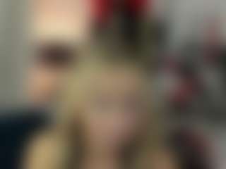 Live cam show with luxCrystal - Granny MILF on Milf Play