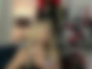 Live cam show with luxCrystal - Strip Mature on makecum.org