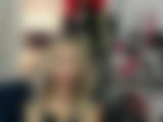 Live cam show with luxCrystal - Granny Petite on liverealitysex.com