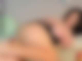 Live cam show with Alina Candy - Bedroom on chickslive.net