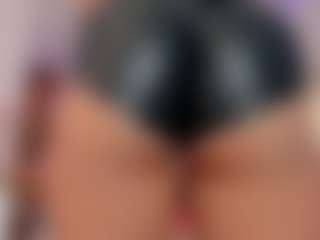eva_rain MILF webcam performer live streaming