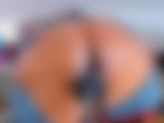 Live cam show with KarlaHartley - Granny Big Tits on Dolls Live