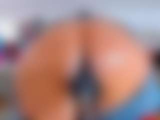 Live cam show with KarlaHartley - Senior on Camsoda