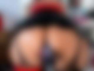Live cam show with KarlaHartley - Granny Blonde Hair on TottyGirls