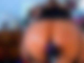 Live cam show with KarlaHartley - Granny Blonde Hair on xxxlivecams.org