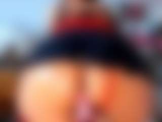 Live cam show with KarlaHartley - Granny MILF on live.xheat.ai