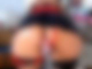 Live cam show with KarlaHartley - Granny on justonemore.cc