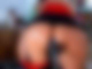 Live cam show with KarlaHartley - Granny on TeamSkeetLive