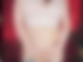 Performer in webcam MILF mia-x-love in streaming live